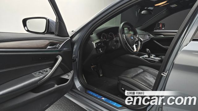 BMW 5-Series 530i xDrive M Sport Package Plus