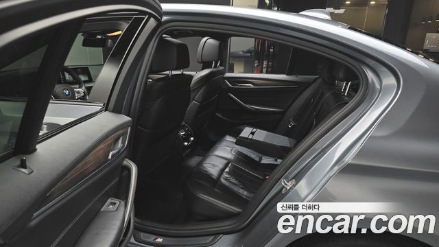 BMW 5-Series 530i xDrive M Sport Package Plus