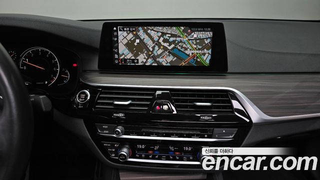 BMW 5-Series 530i xDrive M Sport Package Plus