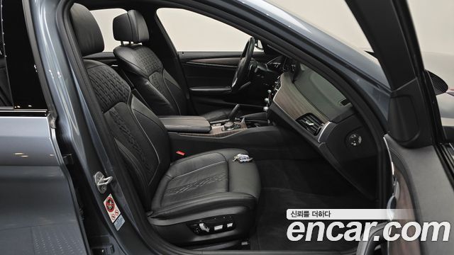 BMW 5-Series 530i xDrive M Sport Package Plus