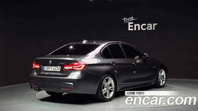 BMW 3-Series 330i M Sport Shadow