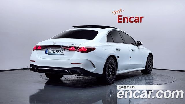 Mercedes-Benz E-Class E300 4MATIC AMG Line