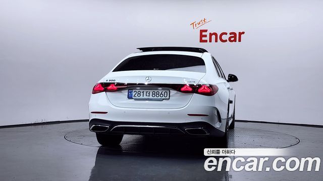 Mercedes-Benz E-Class E300 4MATIC AMG Line