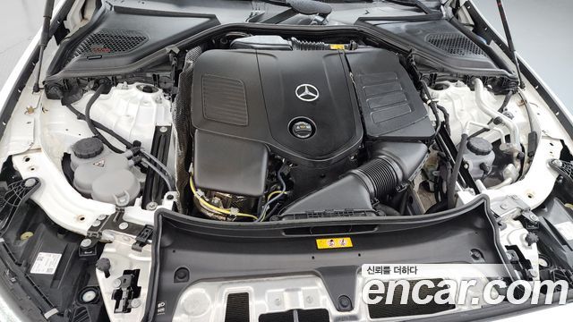 Mercedes-Benz E-Class E300 4MATIC AMG Line