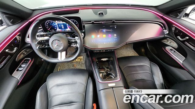Mercedes-Benz E-Class E300 4MATIC AMG Line