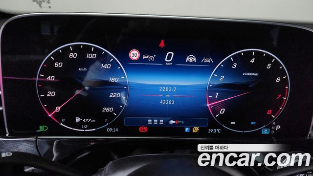 Mercedes-Benz E-Class E300 4MATIC AMG Line