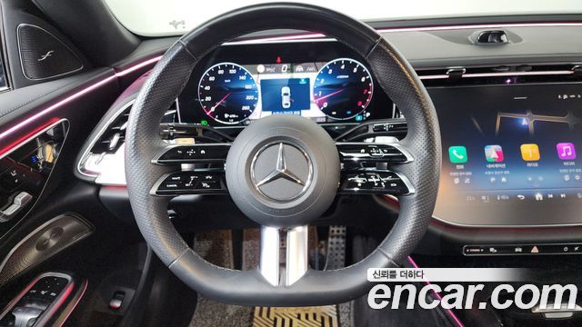 Mercedes-Benz E-Class E300 4MATIC AMG Line
