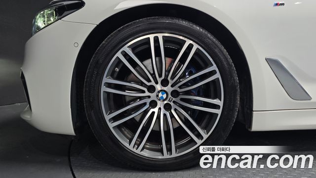 BMW 5-Series 530i M Sport Package Plus