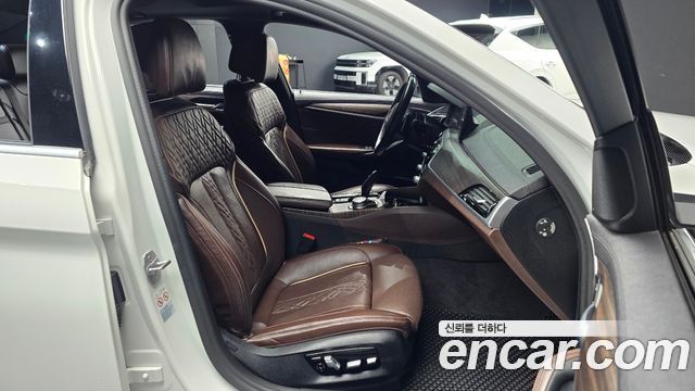 BMW 5-Series 530i M Sport Package Plus