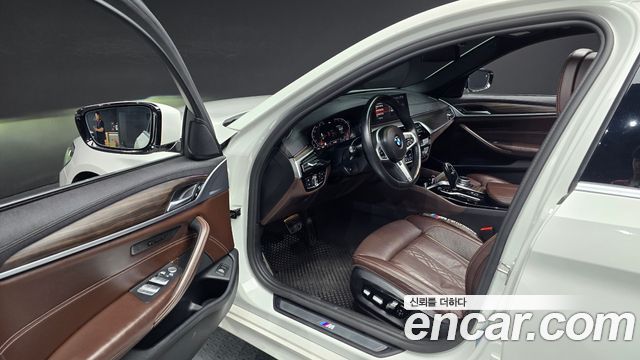 BMW 5-Series 530i M Sport Package Plus