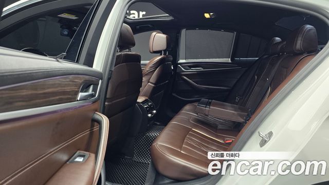 BMW 5-Series 530i M Sport Package Plus