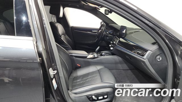 BMW 5-Series 530e M Sport