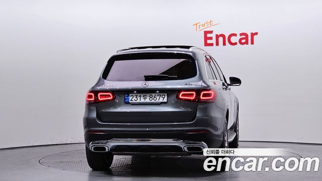 Mercedes-Benz GLC-Class GLC300e 4MATIC