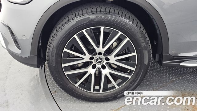 Mercedes-Benz GLC-Class GLC300e 4MATIC