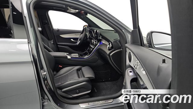 Mercedes-Benz GLC-Class GLC300e 4MATIC