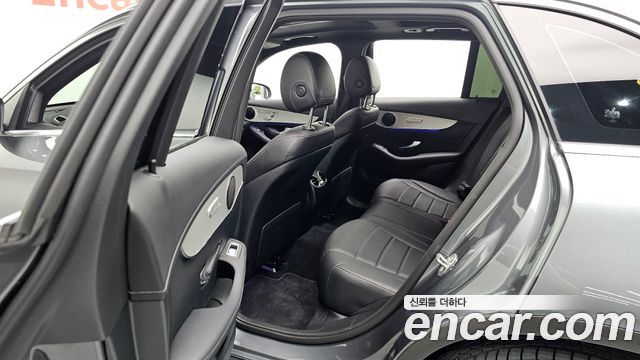 Mercedes-Benz GLC-Class GLC300e 4MATIC