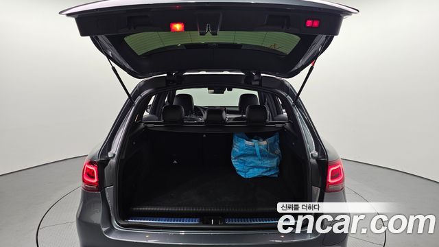 Mercedes-Benz GLC-Class GLC300e 4MATIC