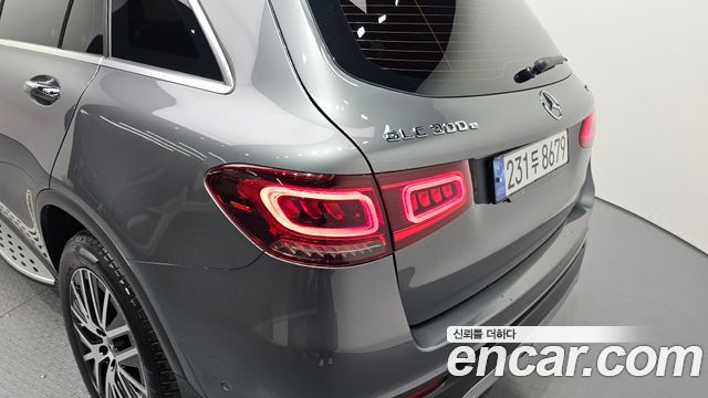 Mercedes-Benz GLC-Class GLC300e 4MATIC
