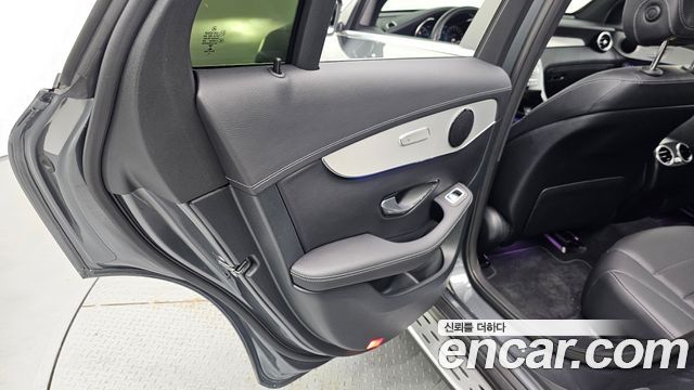 Mercedes-Benz GLC-Class GLC300e 4MATIC