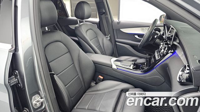 Mercedes-Benz GLC-Class GLC300e 4MATIC