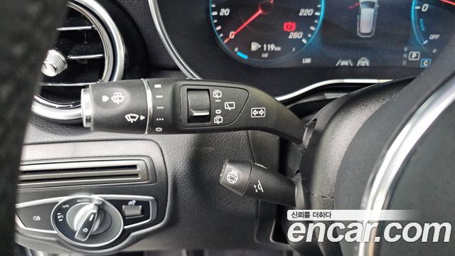 Mercedes-Benz GLC-Class GLC300e 4MATIC