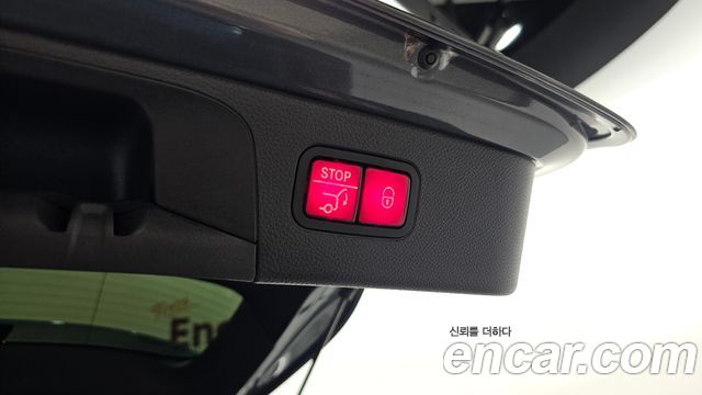 Mercedes-Benz GLC-Class GLC300e 4MATIC