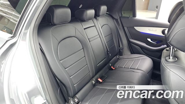 Mercedes-Benz GLC-Class GLC300e 4MATIC