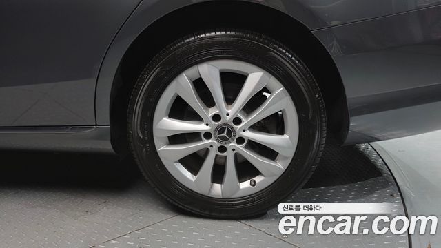 Mercedes-Benz C-Class C220 d Avantgarde