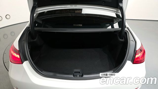 Mercedes-Benz C-Class C200 Avantgarde