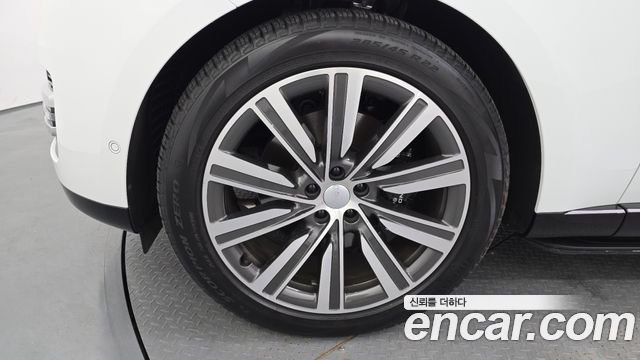 Land Rover Range Rover D350 Autobiography Long Wheel Base