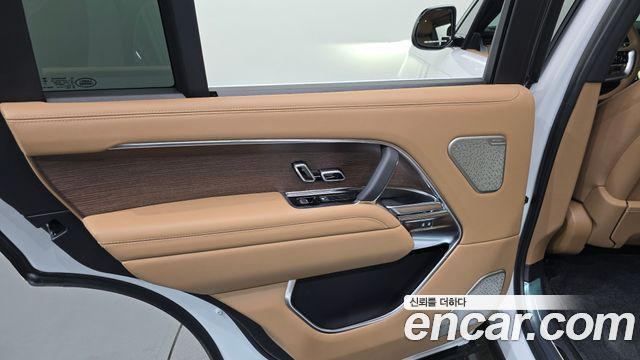 Land Rover Range Rover D350 Autobiography Long Wheel Base
