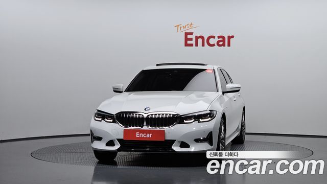 BMW 3-Series 330e Luxury