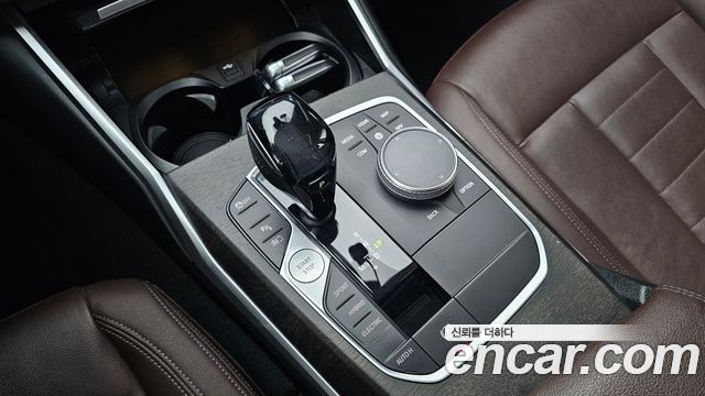BMW 3-Series 330e Luxury