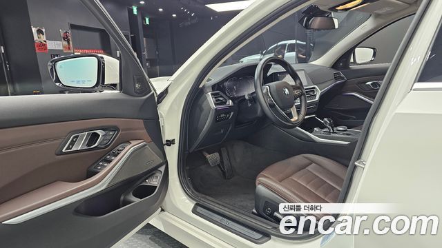 BMW 3-Series 330e Luxury