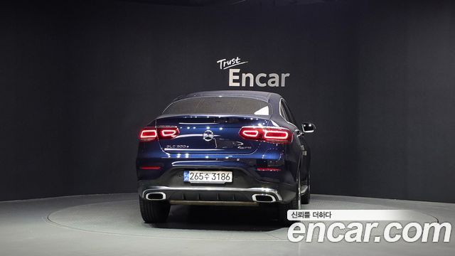 Mercedes-Benz GLC-Class GLC300e 4MATIC Coupe