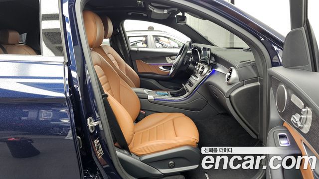 Mercedes-Benz GLC-Class GLC300e 4MATIC Coupe