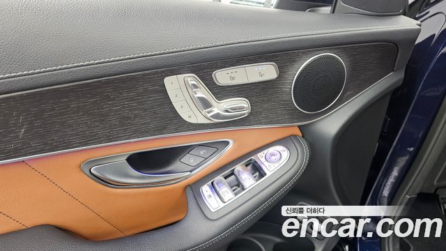 Mercedes-Benz GLC-Class GLC300e 4MATIC Coupe