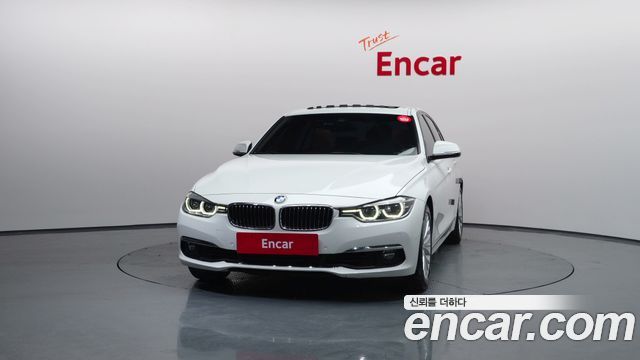 BMW 3-Series 320i Luxury
