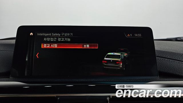 BMW 3-Series 320i Luxury