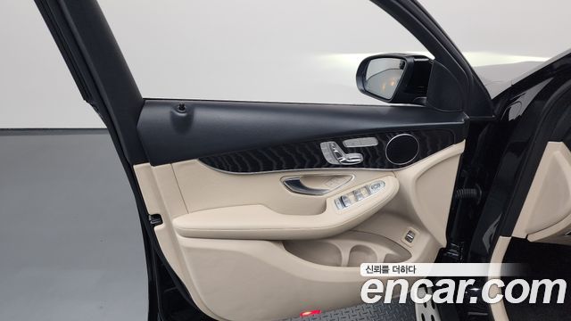 Mercedes-Benz GLC-Class GCL300 4MATIC Coupe
