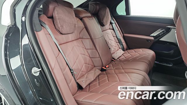 BMW 7-Series 740i sDrive M Sport