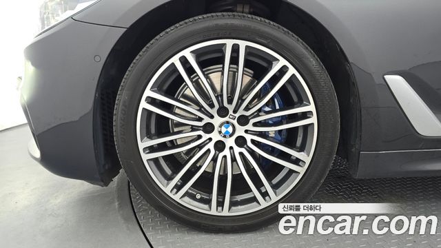 BMW 5-Series 530i xDrive M Sport Package Plus