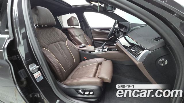 BMW 5-Series 530i xDrive M Sport Package Plus