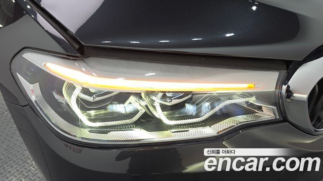 BMW 5-Series 530i xDrive M Sport Package Plus