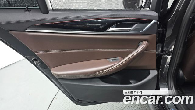 BMW 5-Series 530i xDrive M Sport Package Plus