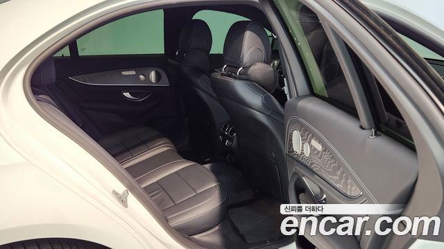 Mercedes-Benz E-Class E350 4MATIC AMG Line