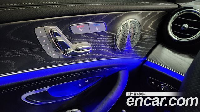 Mercedes-Benz E-Class E350 4MATIC AMG Line