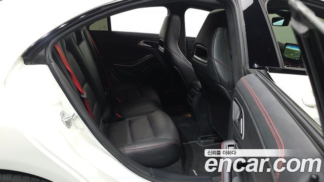 Mercedes-Benz CLA-Class CLA45 AMG 4MATIC