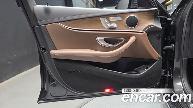 Mercedes-Benz E-Class E220d 4MATIC Exclusive