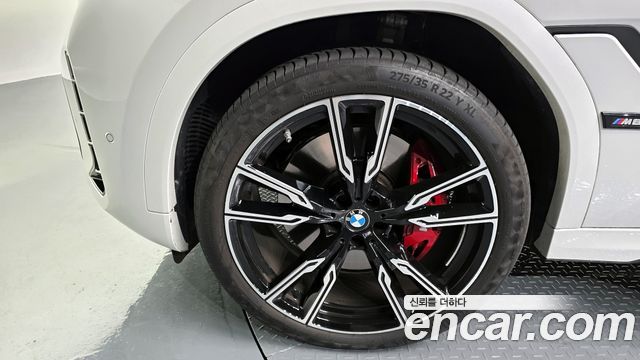 BMW X6 M60i